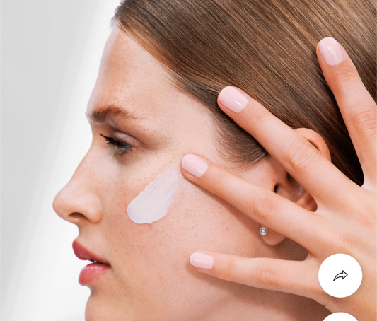 Purifying 2-in-1 Mask & Scrub with Organic Tea Tree & Lime