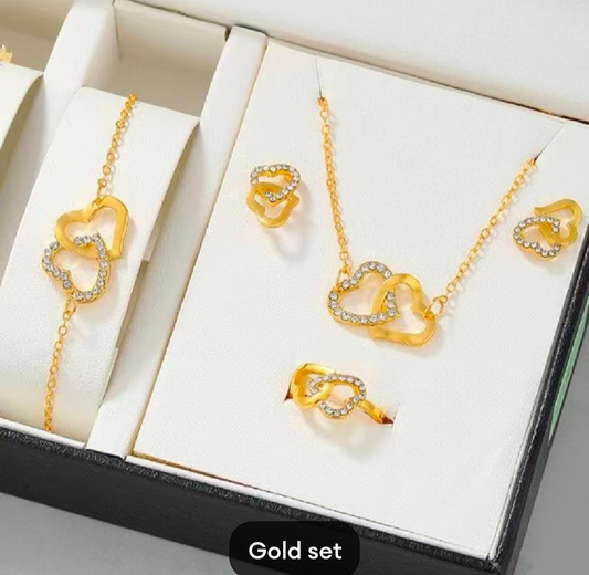 Heart shaped jewellery set